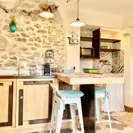 بيت للعطل Casa Tipica Nel Borgo - Casa Soemy بينابيلي